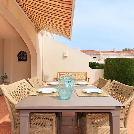 Uhc Residencial Cristal Holiday home *
