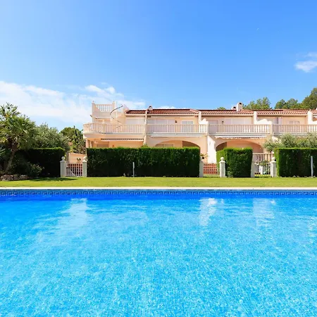 Holiday home Uhc Residencial Cristal *